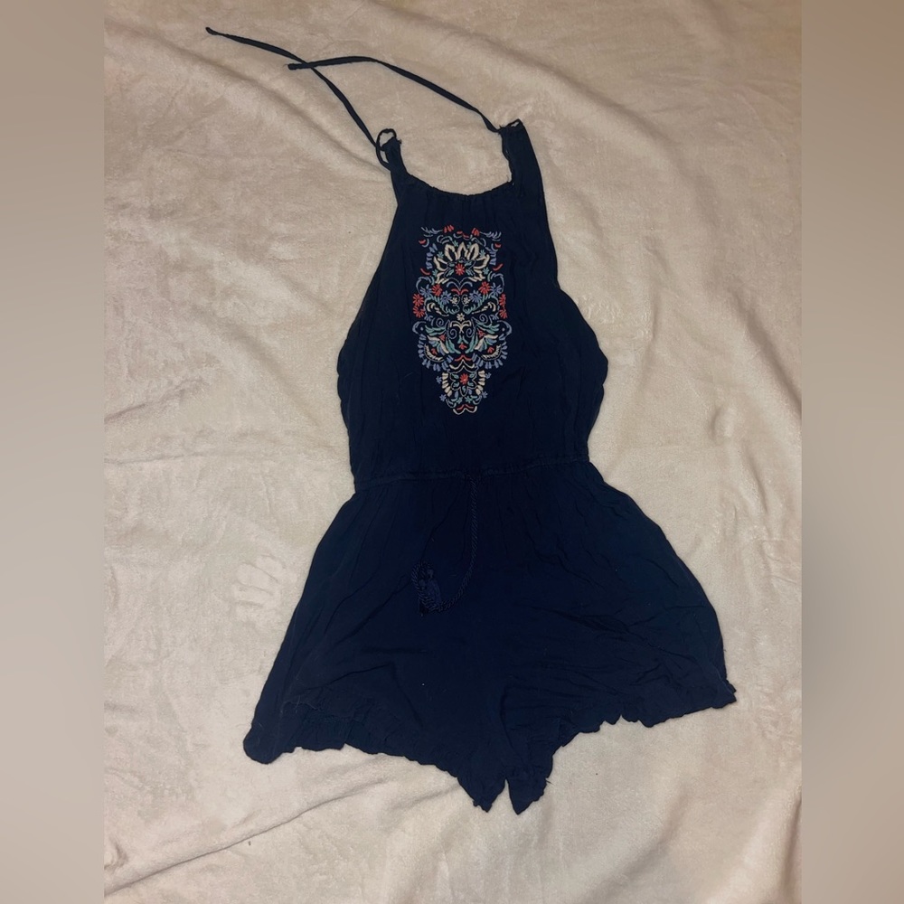 Flowy Hollister Romper!